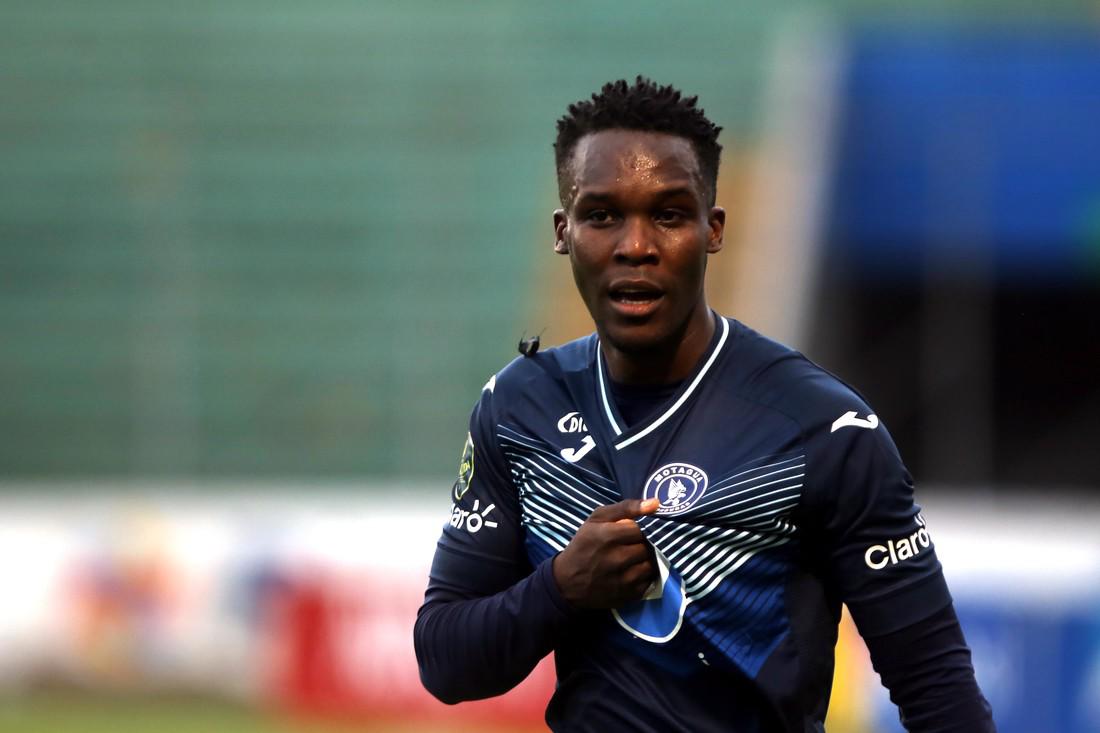 ¡De leyenda! El paraguayo Roberto Moreira quedó cerca de Amado Guevara en la tabla eterna de goleadores del Motagua