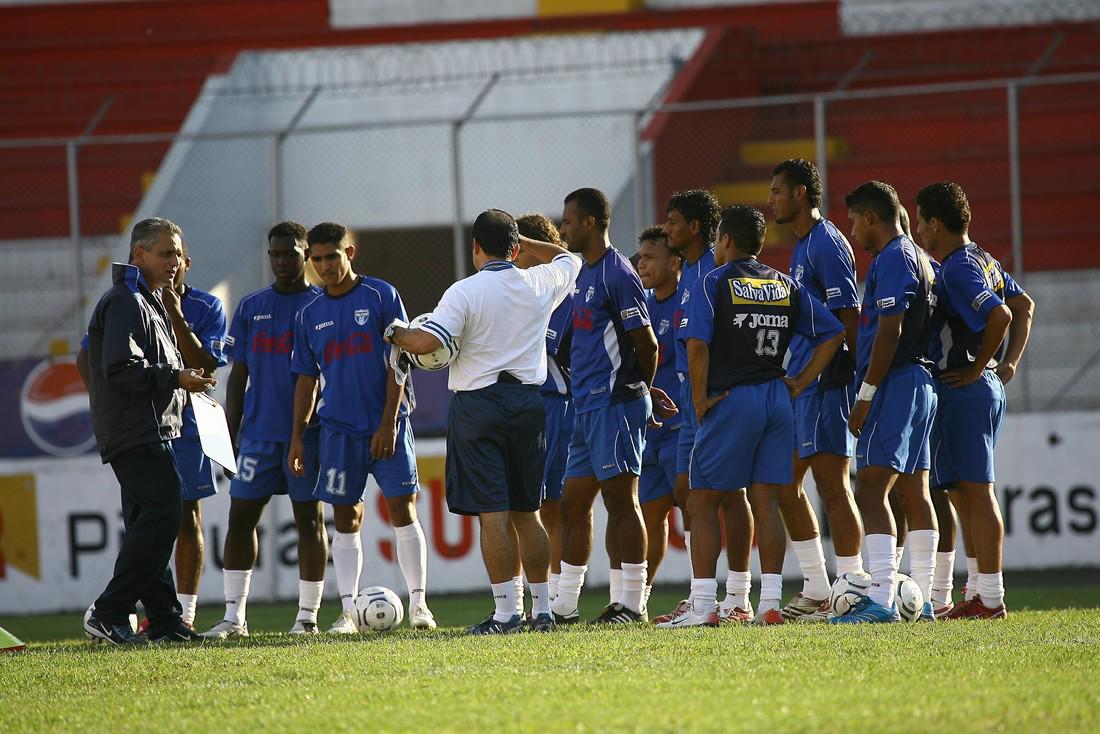 Futbolistas activos que estuvieron con Reinaldo Rueda en la Selección de Honduras hace 13 años; los tres que convocará seguramente