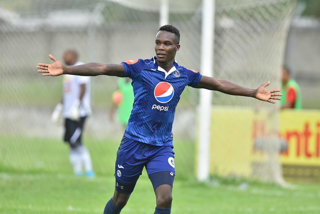 ¡De leyenda! El paraguayo Roberto Moreira quedó cerca de Amado Guevara en la tabla eterna de goleadores del Motagua