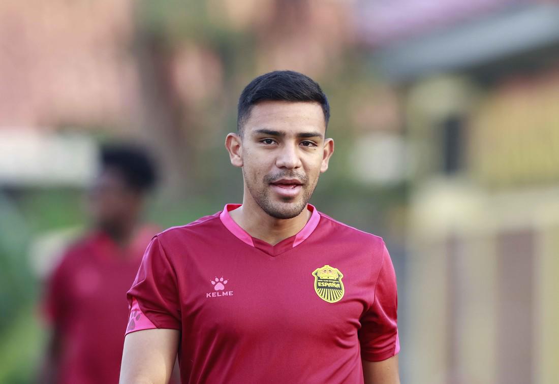 Héctor Vargas y el 11 titular con el que se estrenaría dirigiendo al Real España ante Olimpia