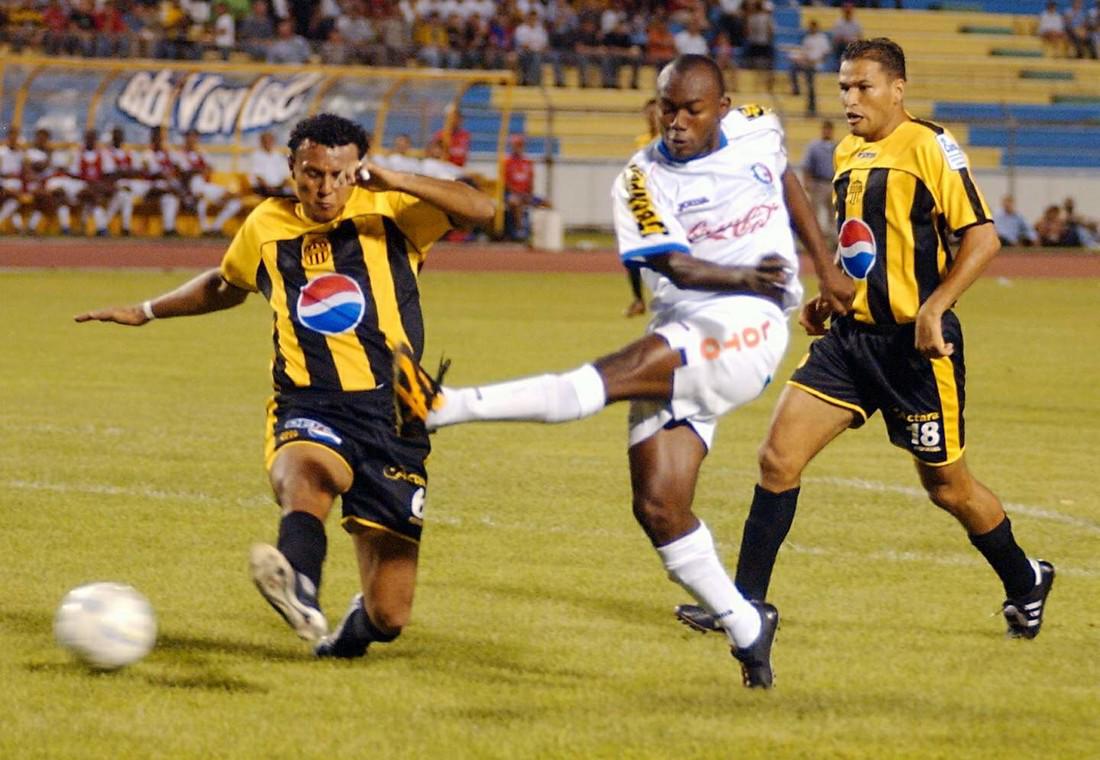 Los momentos más negros de la Liga Nacional de Honduras cuando jugadores, técnicos y árbitros fueron cobardemente agredidos