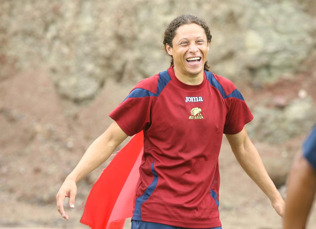 ¡De leyenda! El paraguayo Roberto Moreira quedó cerca de Amado Guevara en la tabla eterna de goleadores del Motagua