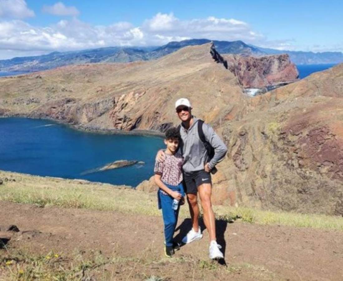 Escapadita a la isla, ejercicios y su hijo con look catracho: Así fue la cuarentena de Cristiano Ronaldo