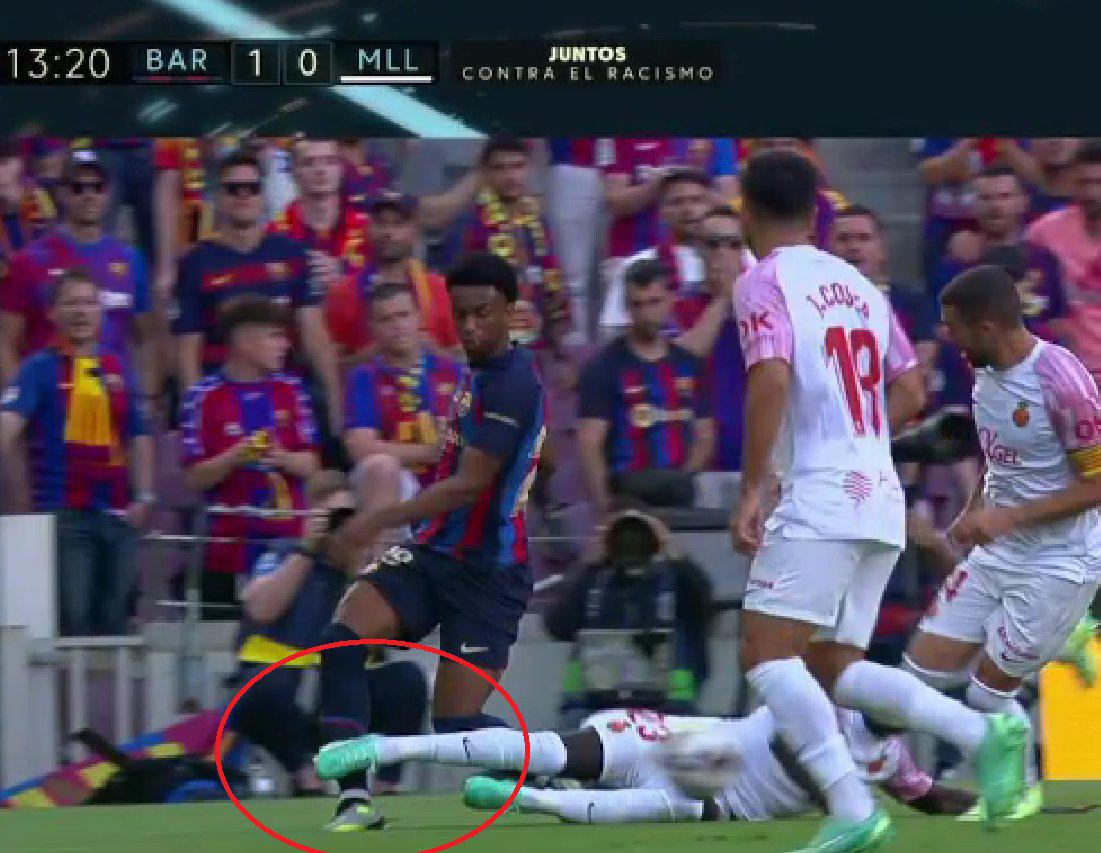 La dura despedida de Busquets y Alba; el nuevo capitán del Barcelona y el que terminó festejando en muletas