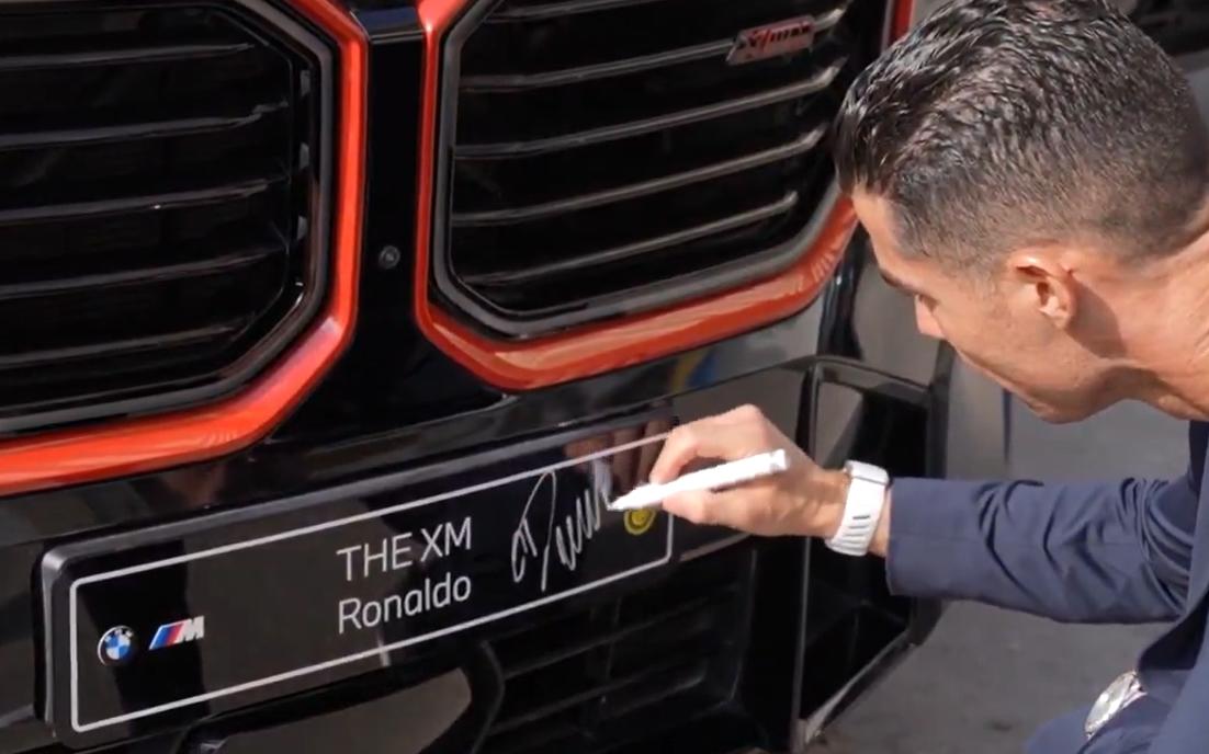 ¡Una belleza! Cristiano Ronaldo añadió otra máquina a su brutal colección: se confirma en cuánto está valorado su garaje