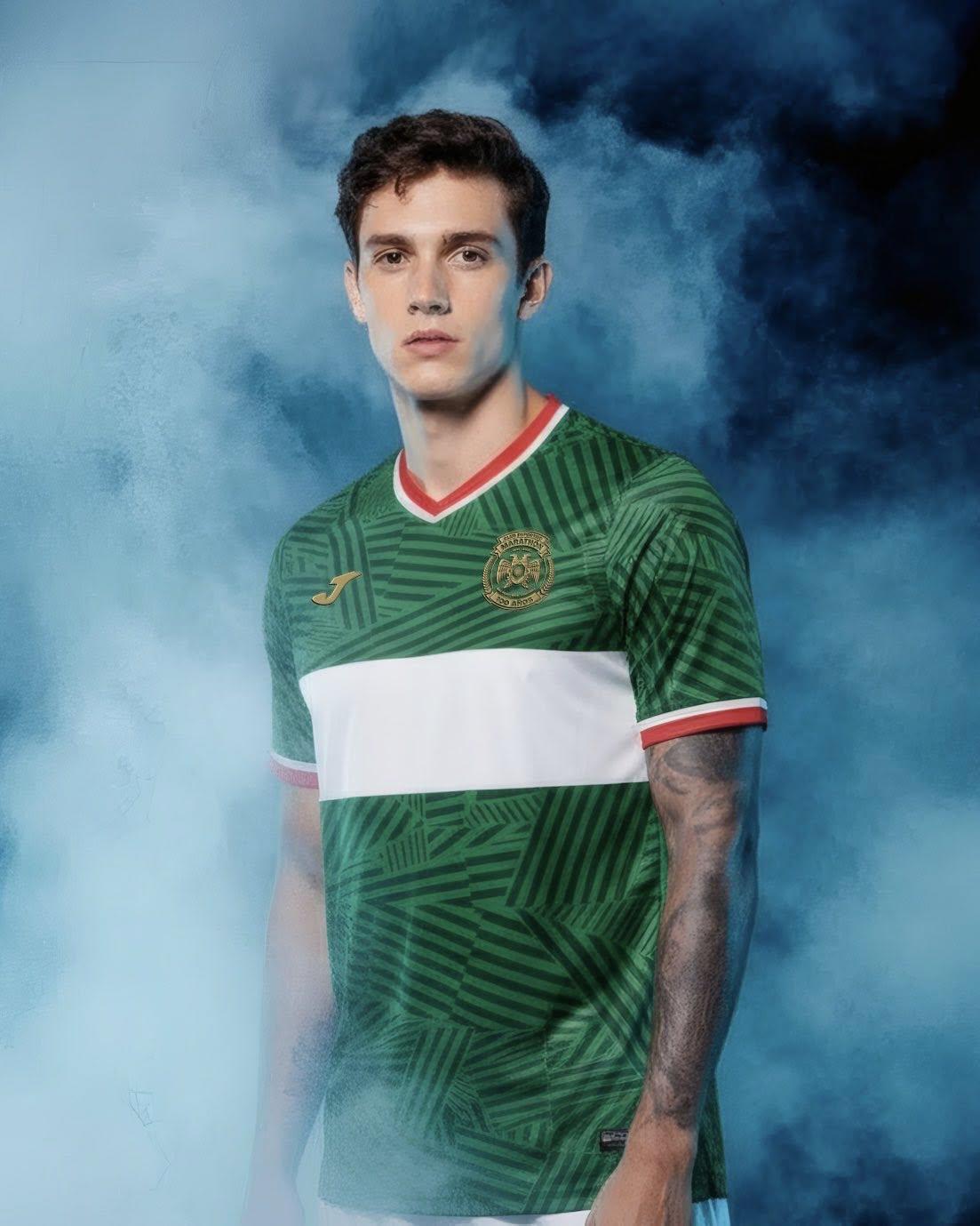 ¡La nueva piel del centenario! Marathón presentó su histórico uniforme acompañado de sus leyendas