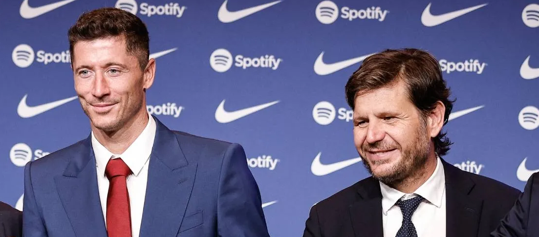 Mateu Alemany fue el encargado de cerrar el fichaje de Lewandowski por el Barcelona.