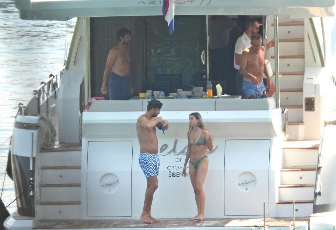 Clara Chía, como nunca antes y luciendo un bikini ajustado: ¡Las picantes vacaciones junto a Piqué donde dejó todo no escondió nada!