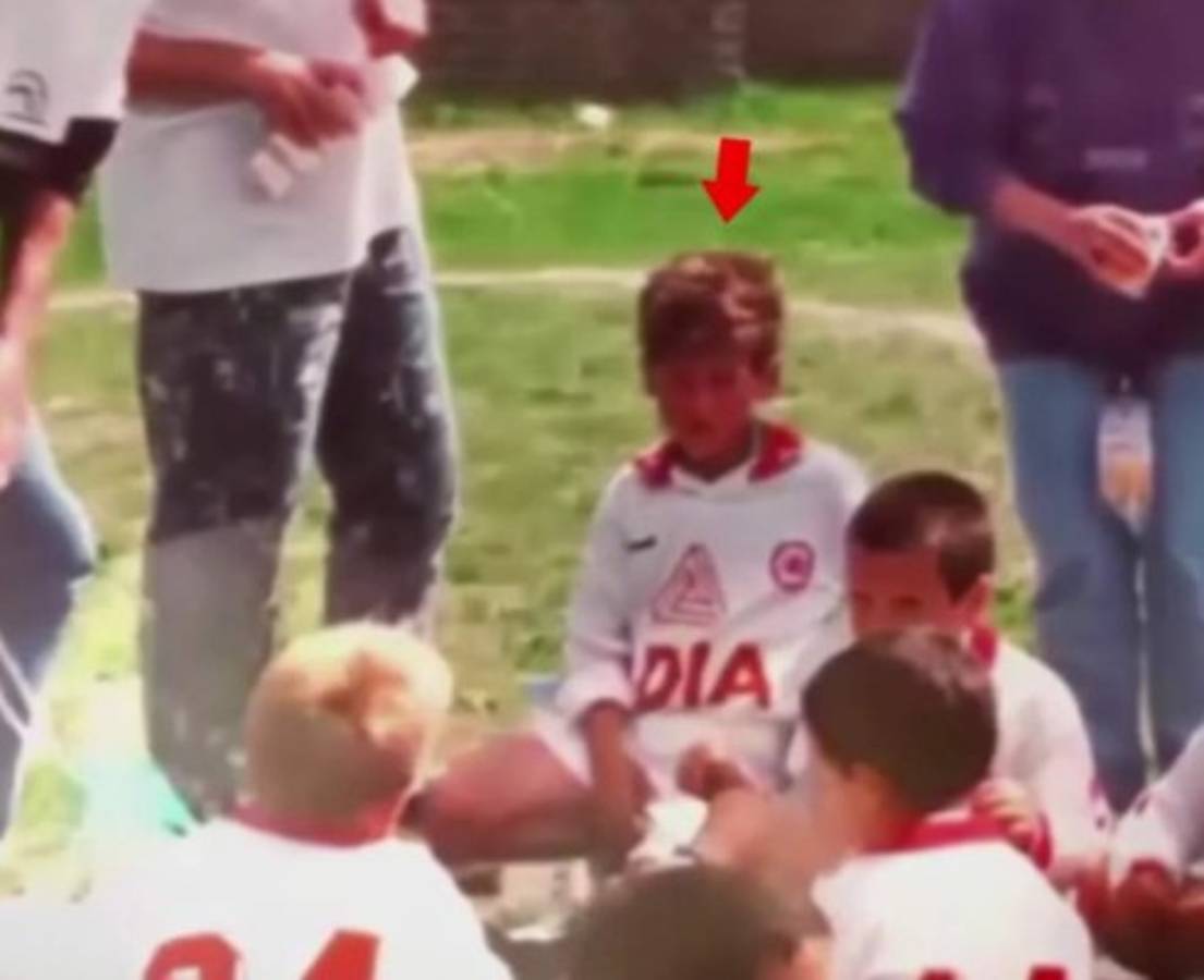 ¡Con la camiseta del Barça! Las 10 fotos inéditas de Hazard, el nuevo fichaje del Real Madrid