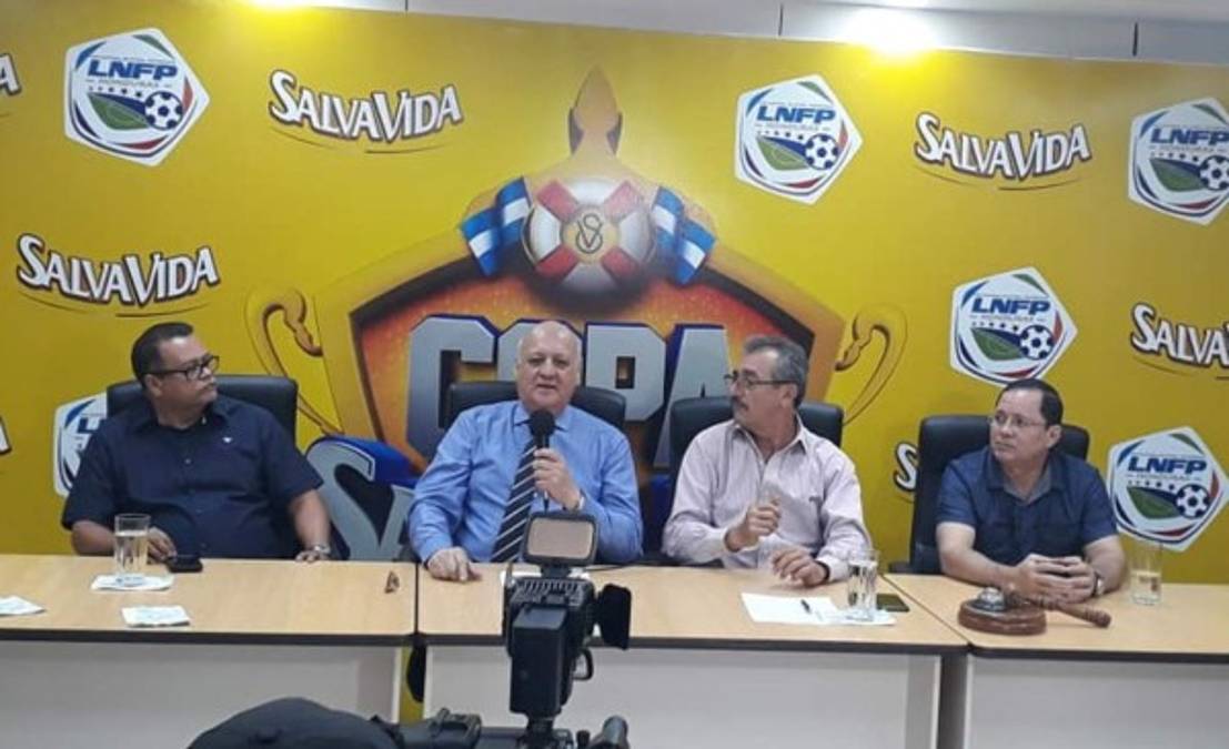 El Blog de Gustavo Roca: Liga de Costa Rica abofetea a la dormida Liga Nacional de Honduras