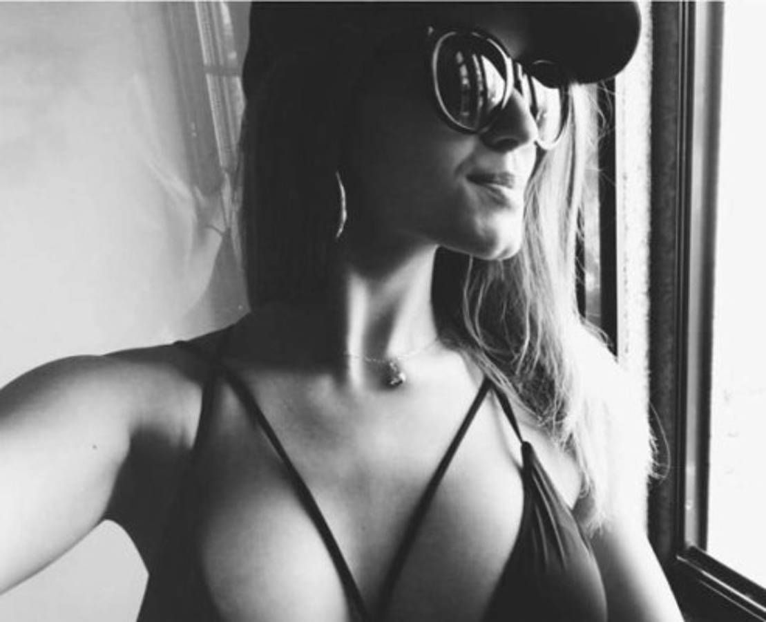 Fotos: Así es Raquel Domínguez, la surfista y desconocida novia de Santi Mina