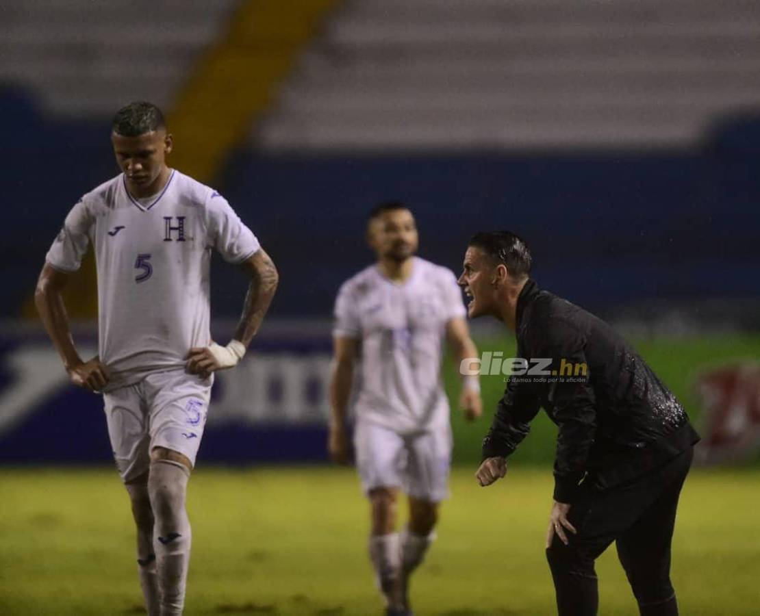 Júbilo en el Olímpico: Aficionados invaden la cancha en medio del triunfo de Honduras sobre Canadá en Liga de Naciones