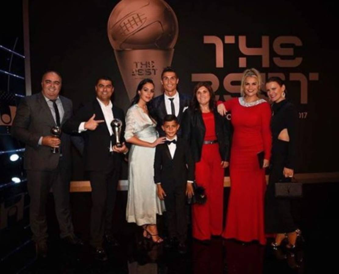 Las otras imágenes que dejaron los Premios 'The Best' y que no viste