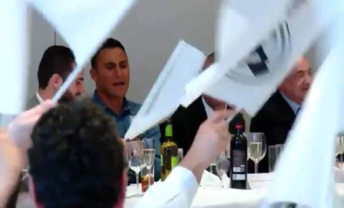 Vídeo: Keylor Navas cantó a todo pulmón el himno de la 'Décima'