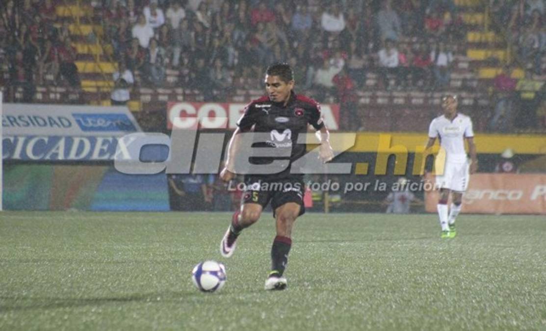 Liga Deportiva Alajuelense vence 2-0 a Saprissa en la ida de la Semifinal