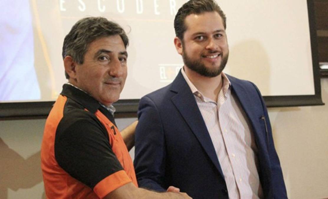 Argentino Osvaldo Escudero, presentado como nuevo entrenador del Águila