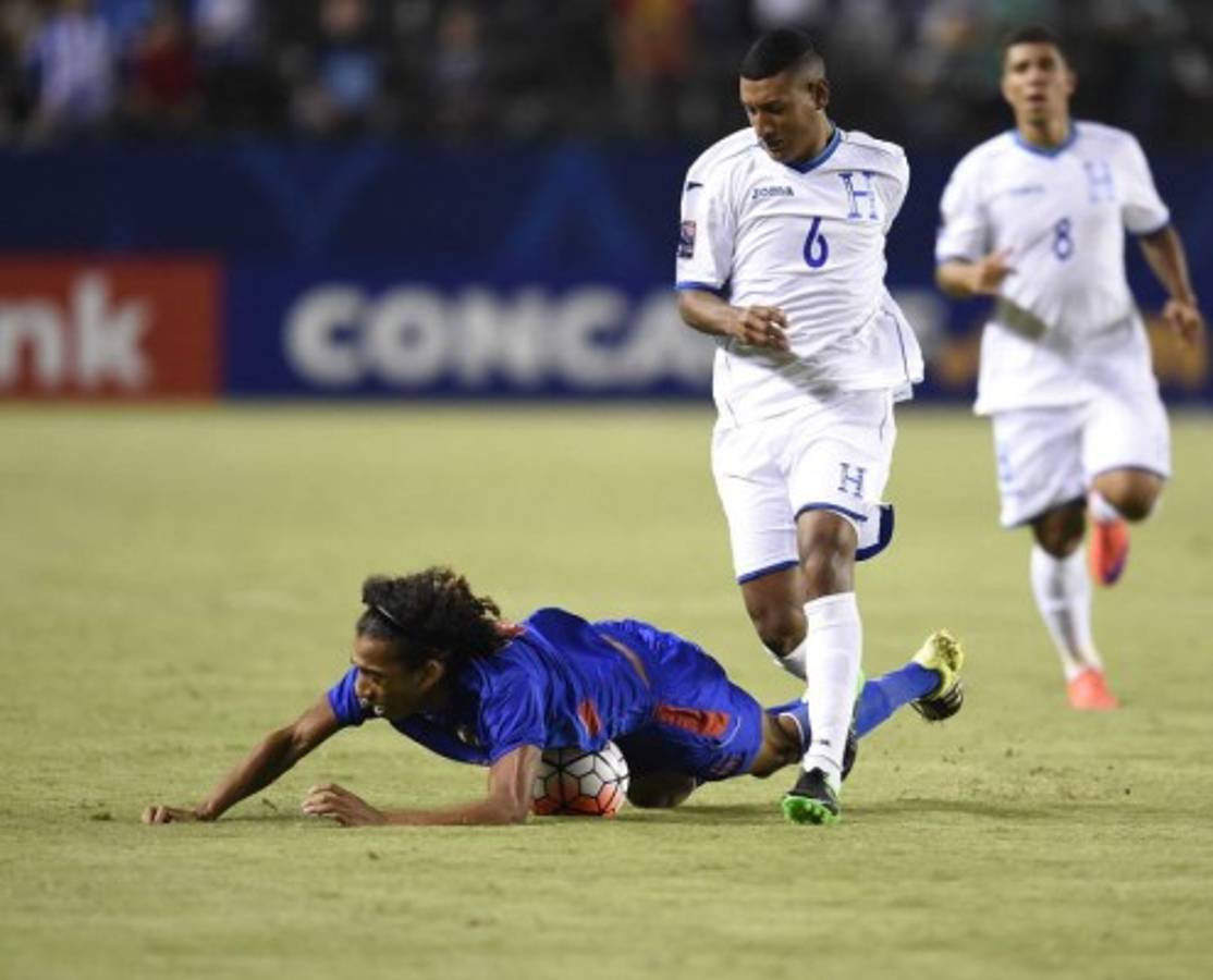 El 11 que pide la afición a Jorge Luis Pinto ante El Salvador