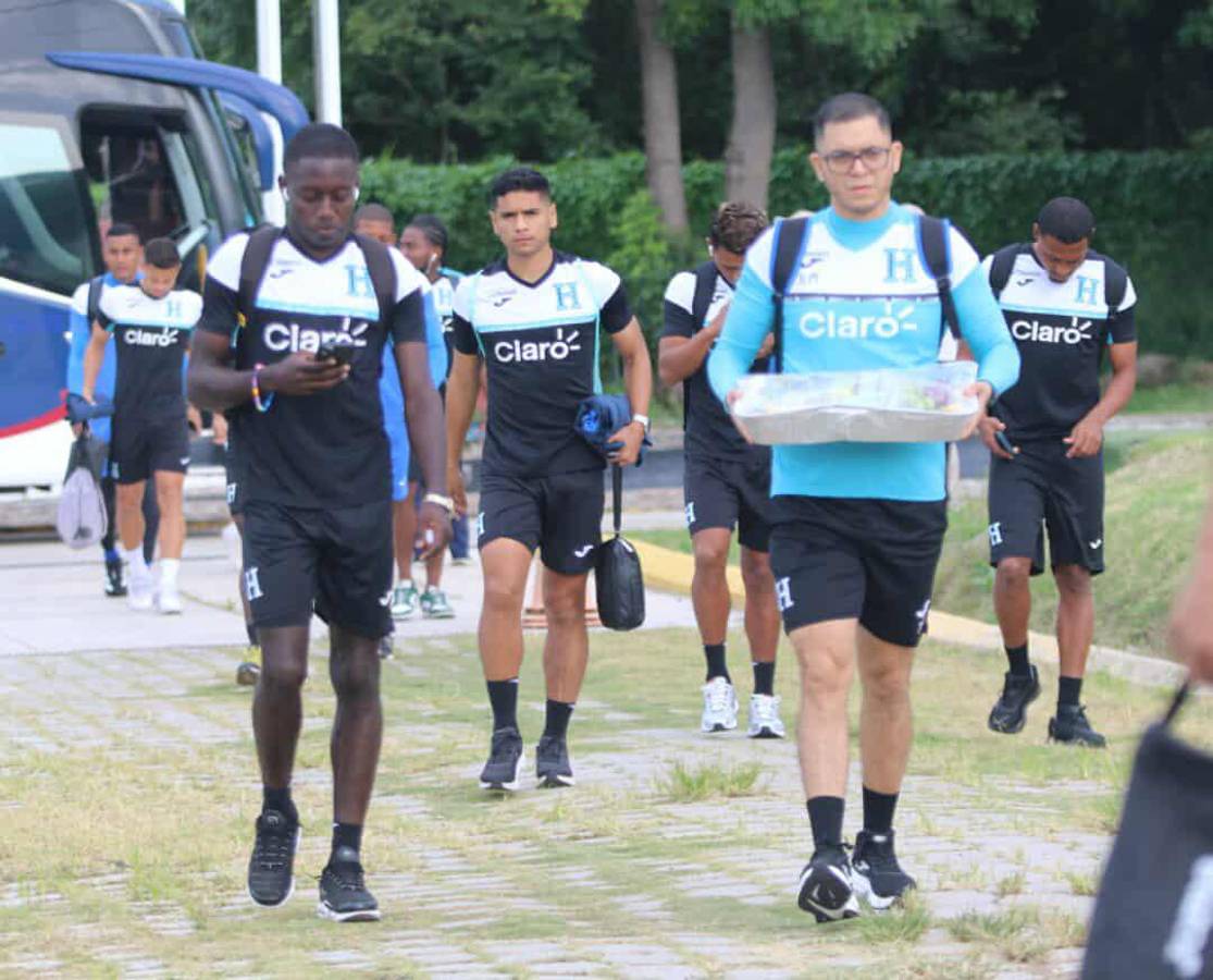 Legionario volvió a casa, la selfie de Rueda, centrados en Haití y Nicaragua en la eliminatoria: así se vivió el entreno de la Selección de Honduras