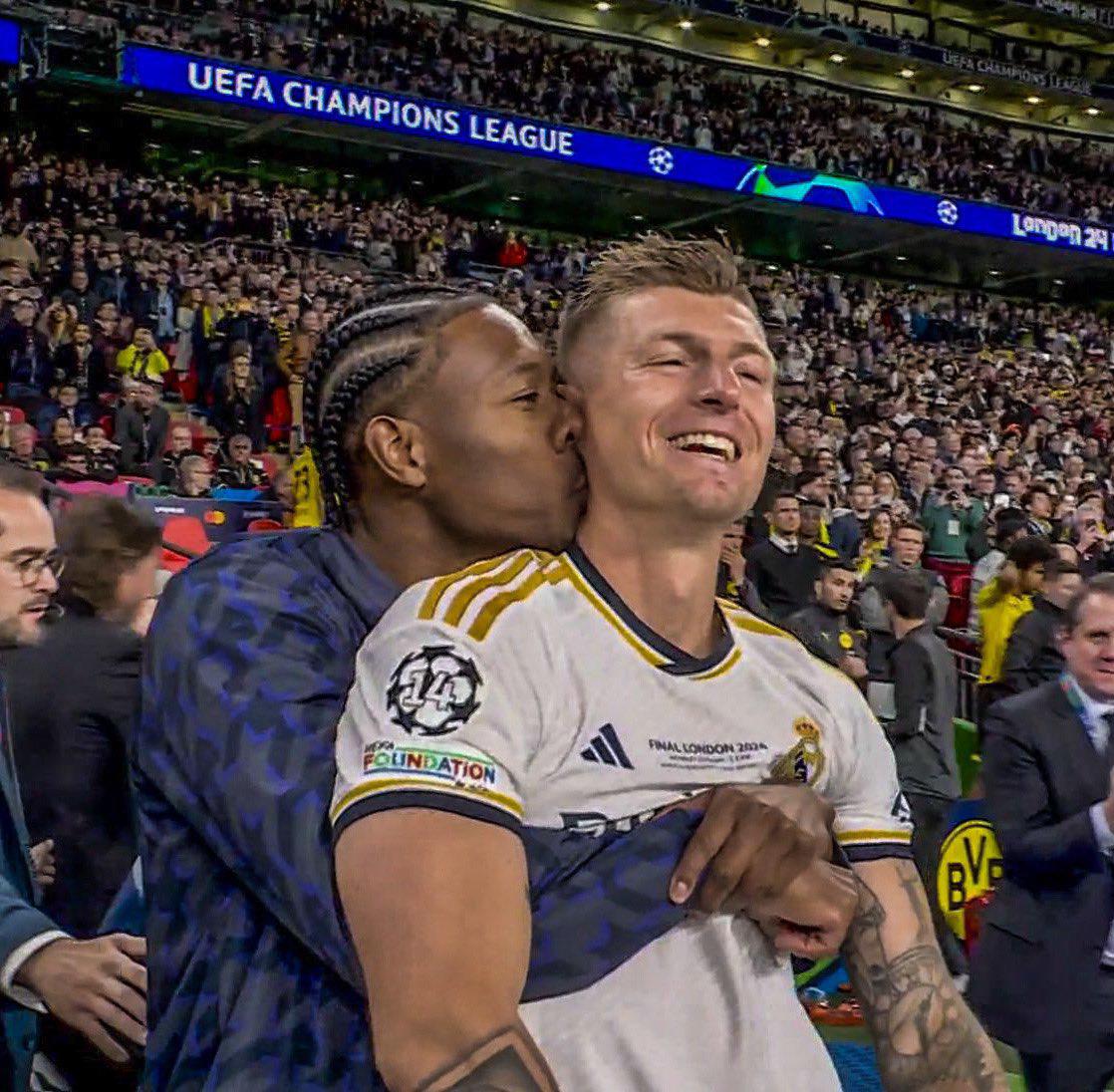 Así festejó Real Madrid la 15: Ancelotti sacó los pasos prohibidos, la emoción de Bellingham y Kroos dijo adiós