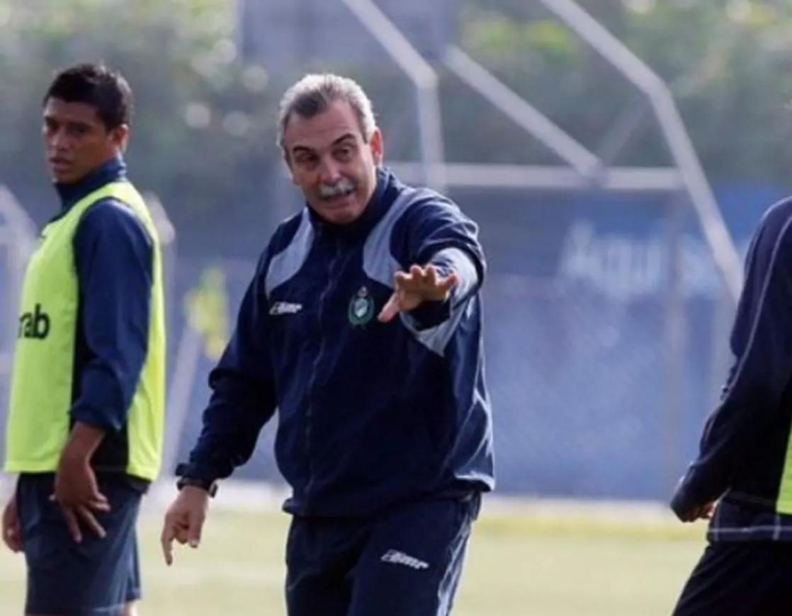 Desde el debut en eliminatorias mundialistas ¿Cuántos técnicos extranjeros dirigieron a la Selección de Honduras?