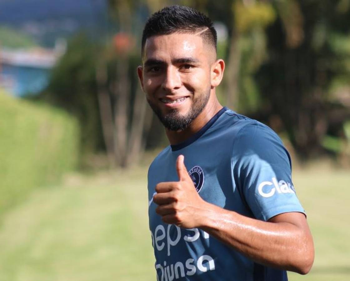 Fotos: Agustín Auzmendi y los nuevos fichajes ya lucen la camisa de Motagua; presentan al nuevo preparador físico