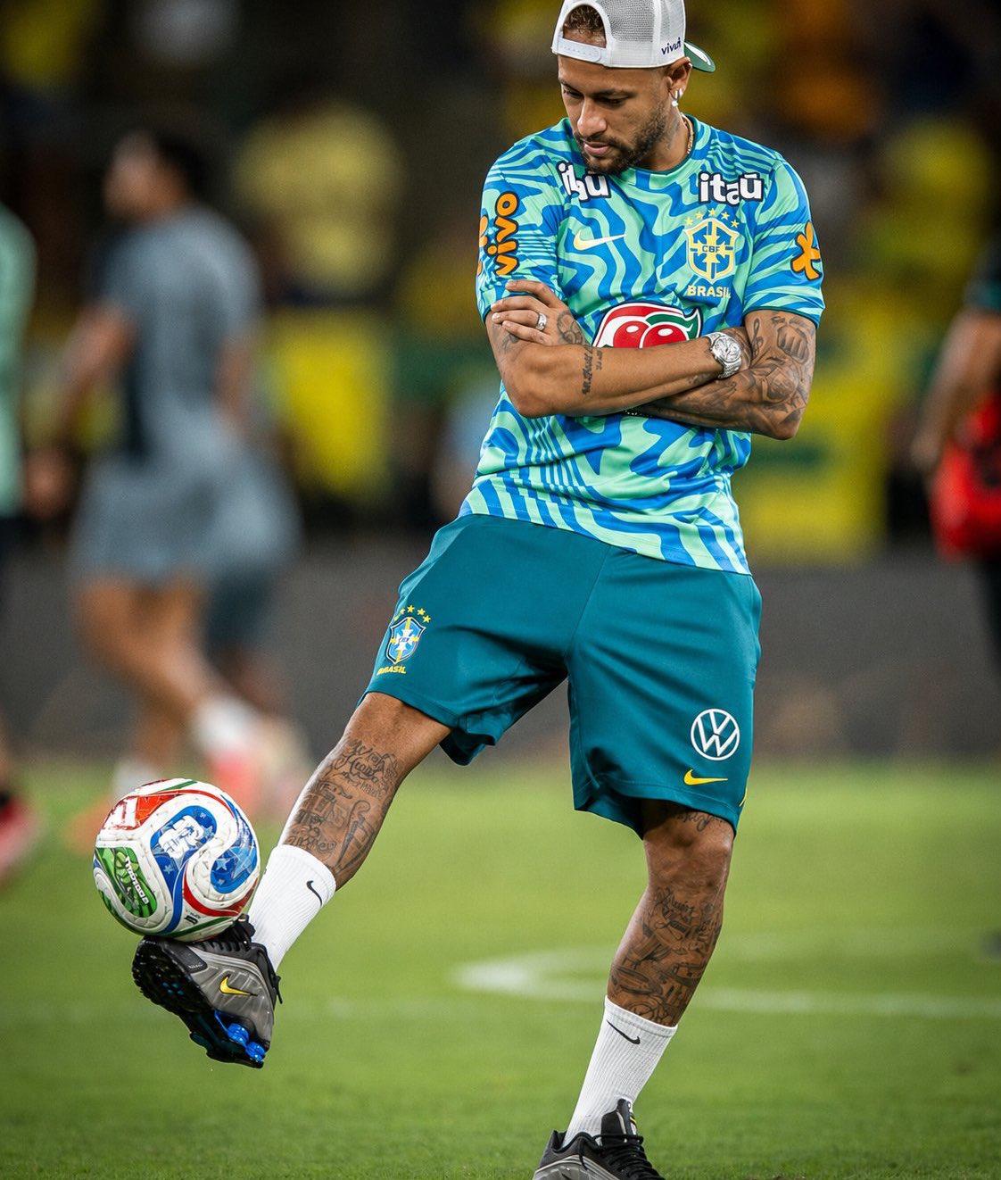Neymar vuelve locos a los panameños tras la paliza de Brasil y un invitado de lujo