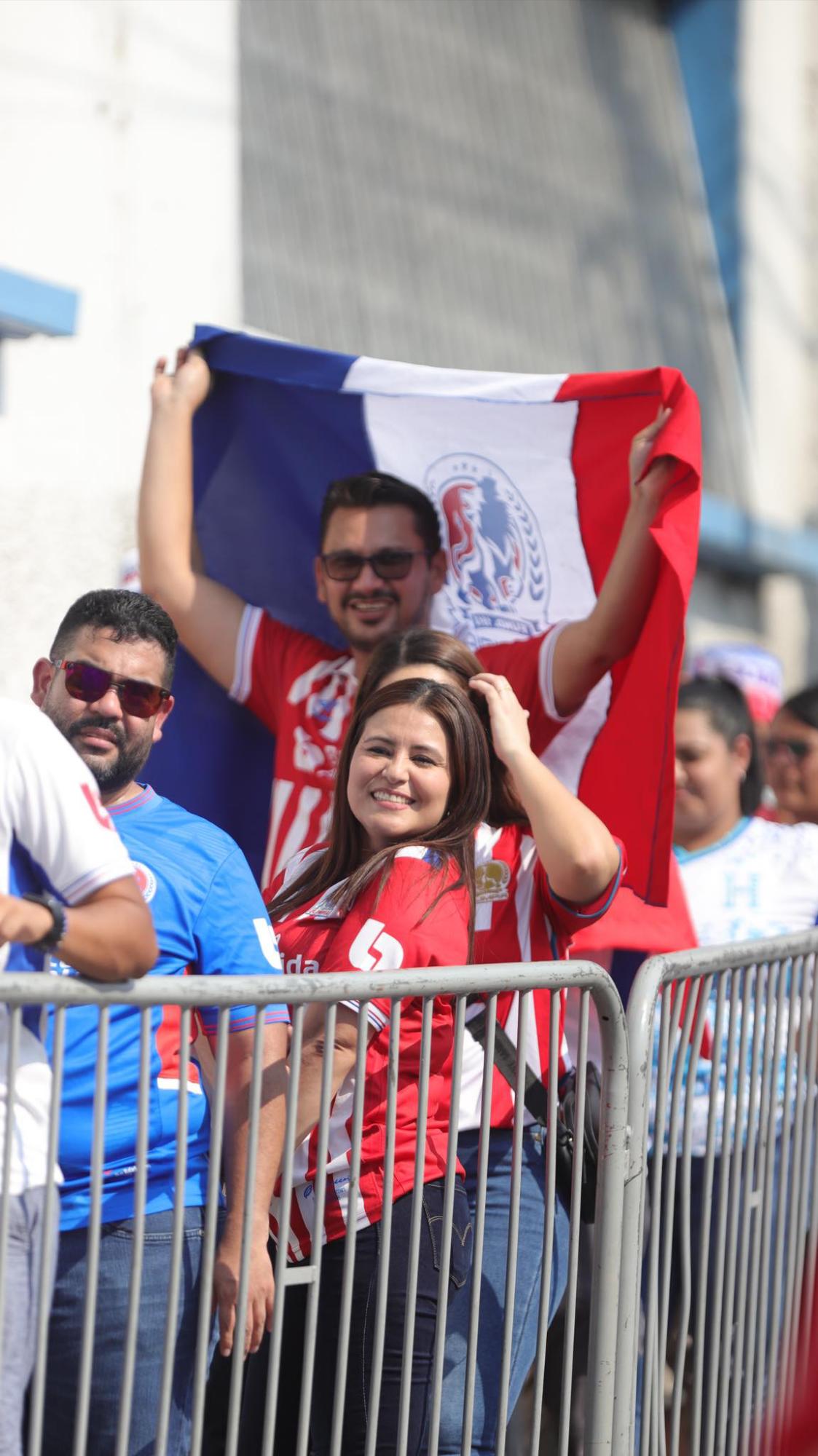 ¡Robaron suspiros! Las hermosas mujeres que enamoraron en la final Olimpia - Marathón en Tegucigalpa (FOTOS)