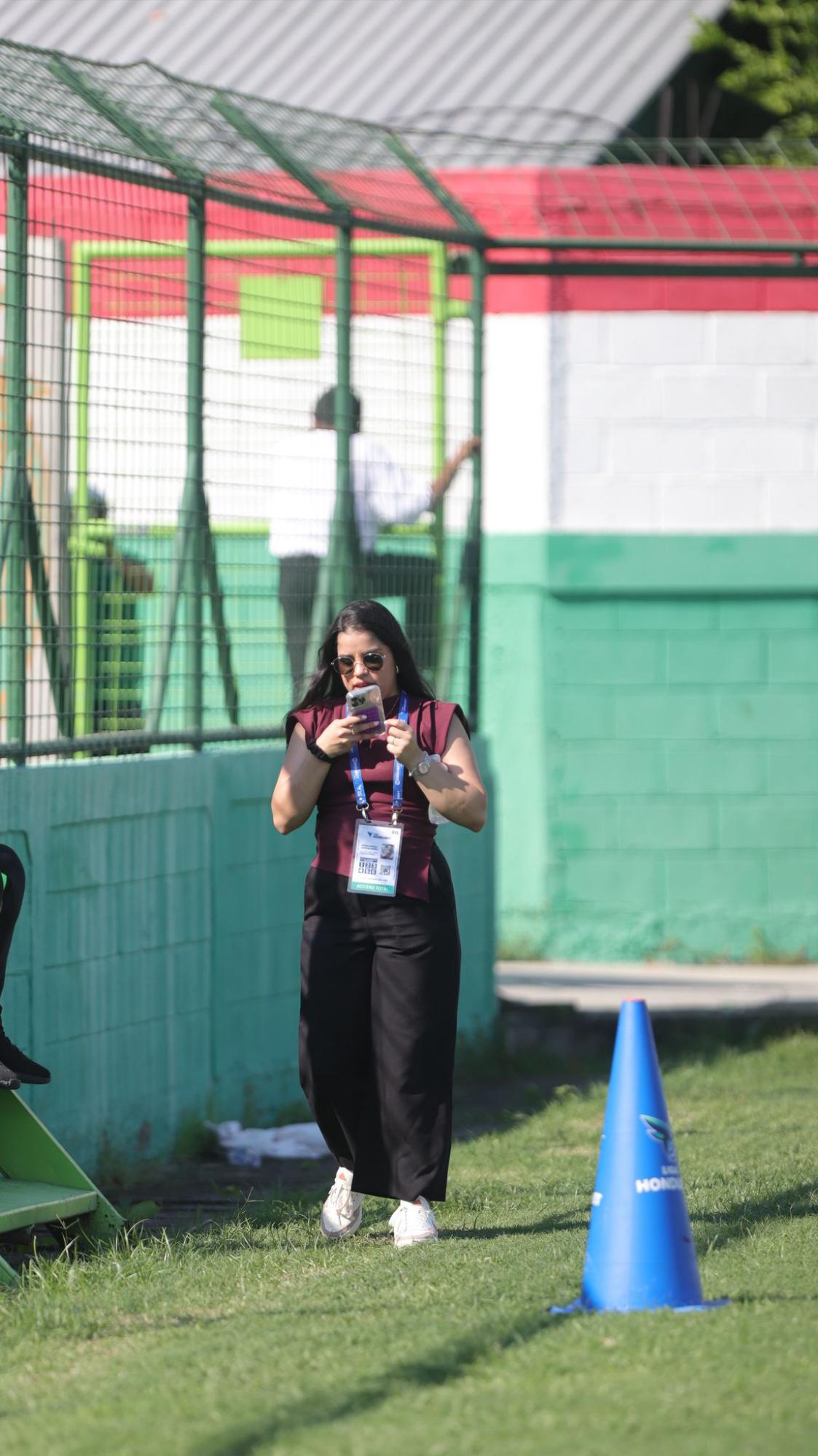 ¿Quién es la chica que robó suspiros en el Marathón vs Motagua? Así recibieron a la Tota Medina en la Cueva del Monstruo