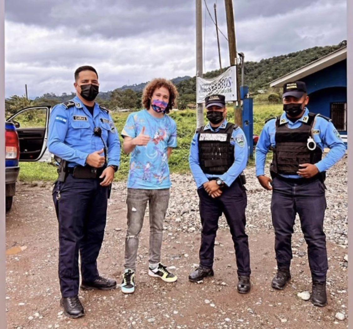 ¡Escoltado, aclamado y visitó cuatro ciudades! Así vivió el youtuber mexicano Luisito Comunica su primer día en Honduras