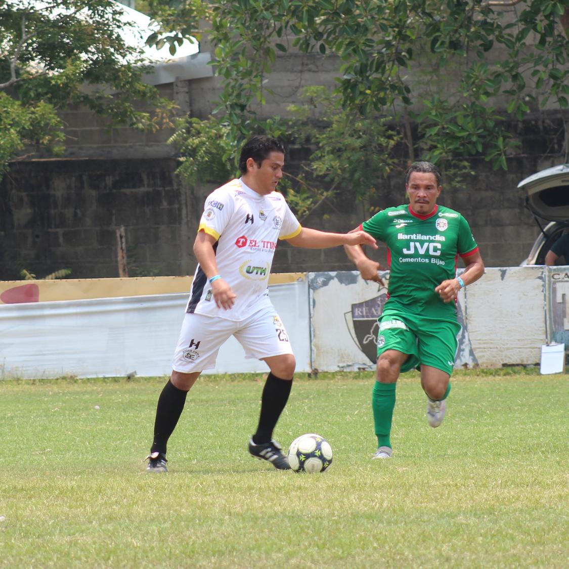 Gran fiesta y buen fútbol en la Copa Mariachi en San Pedro Sula: Rambo de León aparece y también jugadores de la Liga Nacional