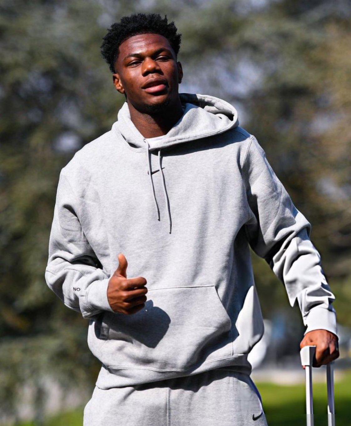 Camavinga sorprende y así llegó Mbappé a la concentración de Francia para los duelos ante Brasil y Colombia