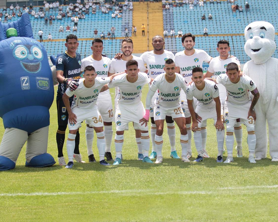 El Comunicaciones de los hondureños Rubilio Castillo y Kevin López sigue en la cima del fútbol de Guatemala