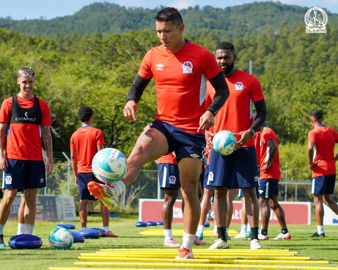 Alajuelense vs Olimpia: Espinel suelta la magia con su posible 11 titular en el juego de ida de la semifinal de Copa Centroamericana 2025