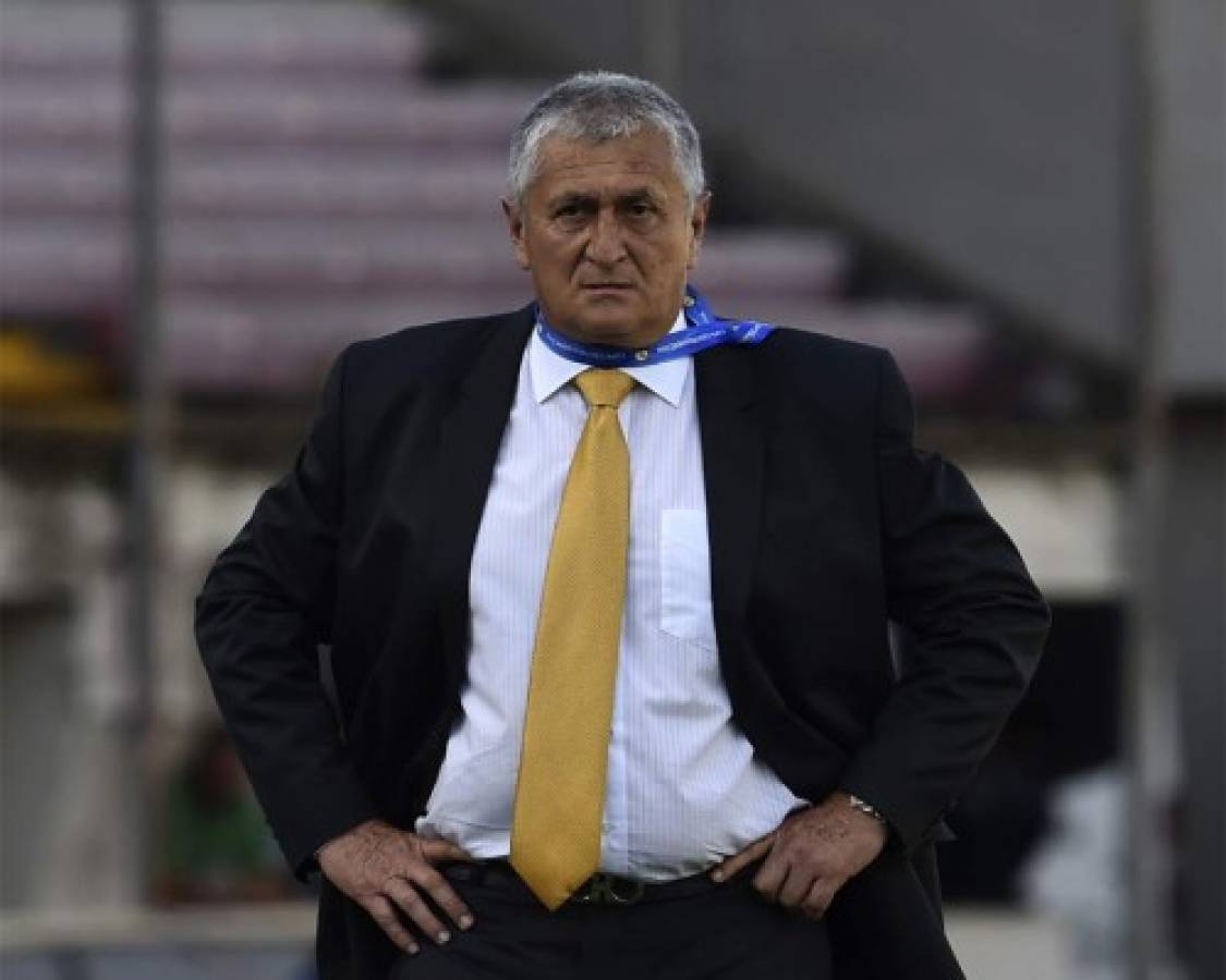 Técnico de El Salvador lamenta derrota a pesar de dominio contra Honduras