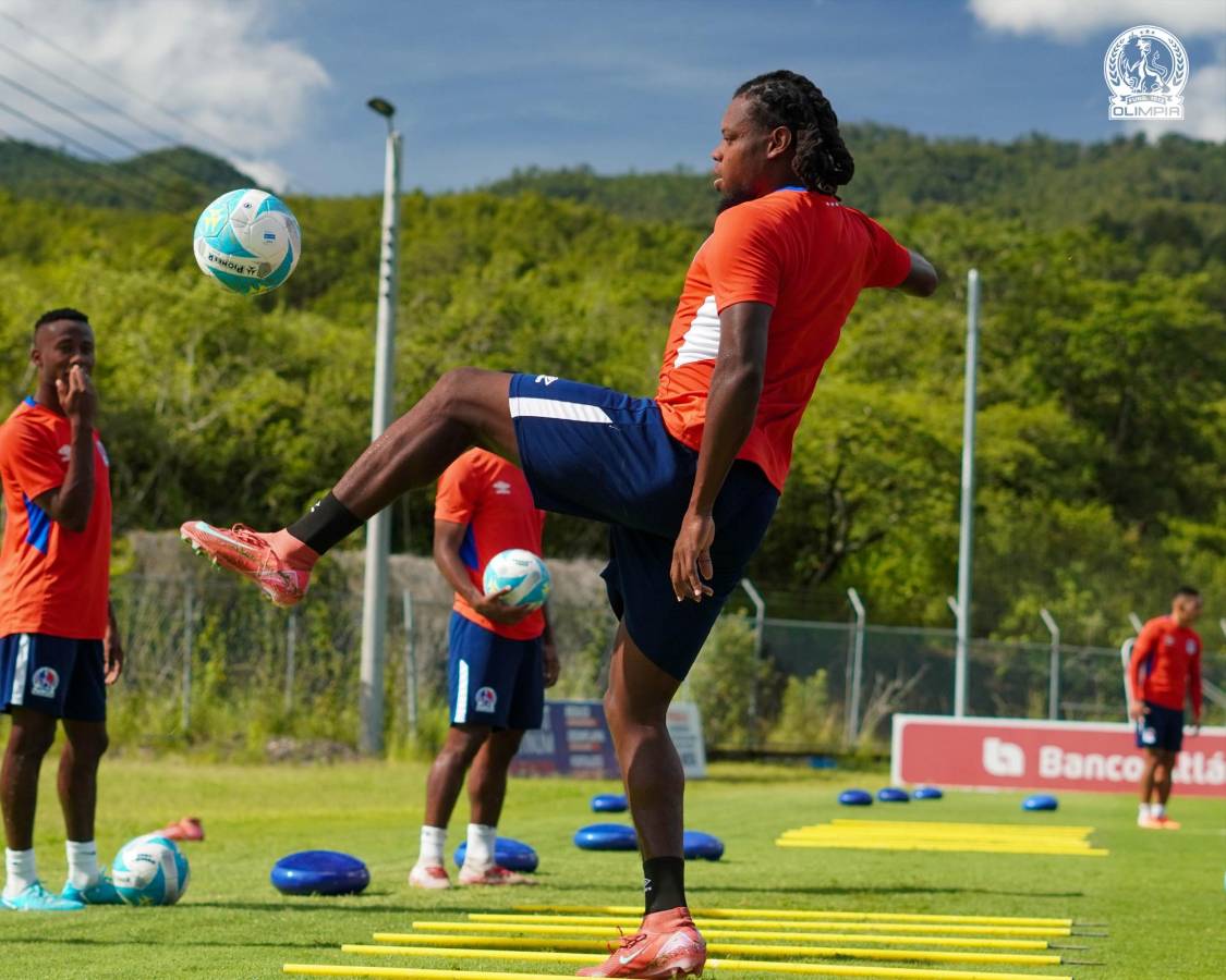Alajuelense vs Olimpia: Espinel suelta la magia con su posible 11 titular en el juego de ida de la semifinal de Copa Centroamericana 2025