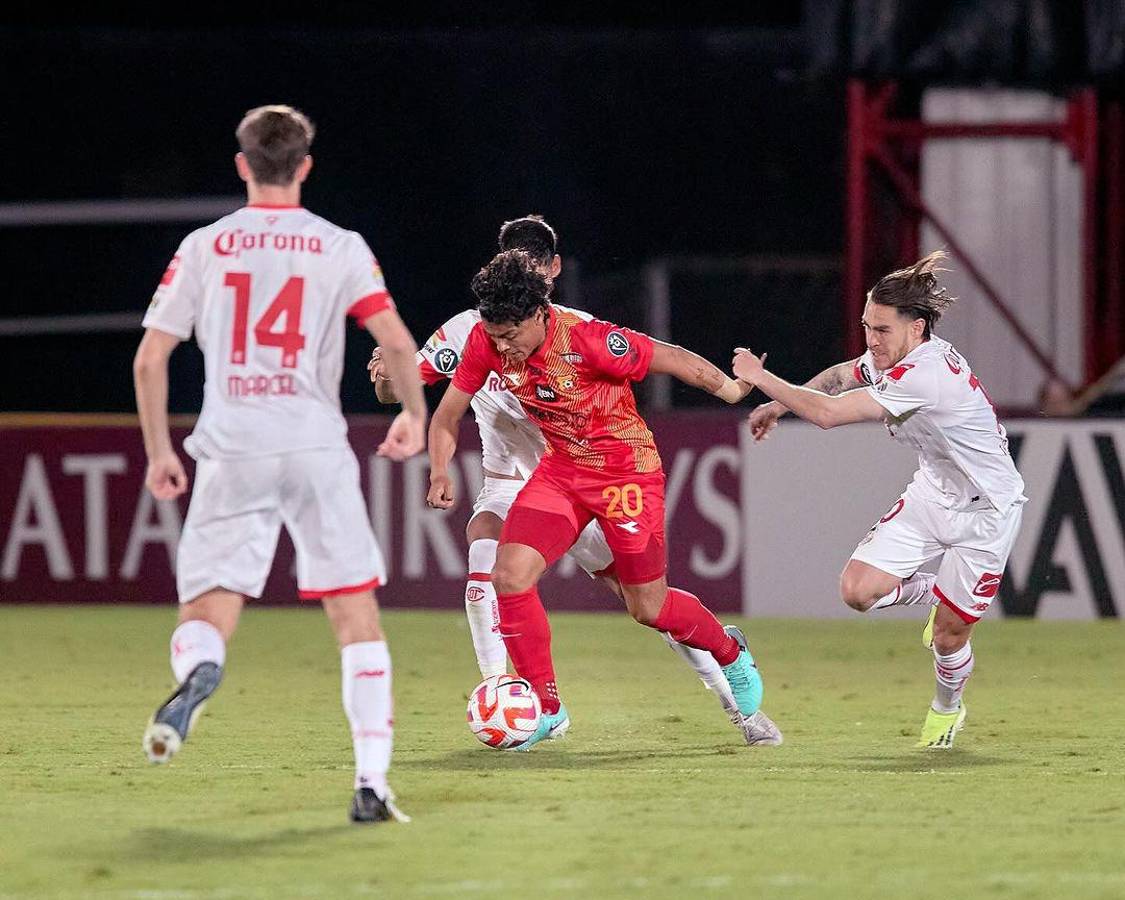 ¿Por qué se fue de Olimpia? Joshua Canales, el catracho que hizo historia con Herediano y jugó un Mundial con la ‘H’