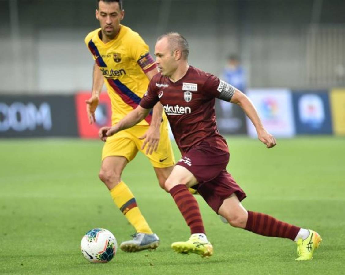 Fotos: El nuevo '7' del Barcelona, Iniesta y la emotiva noche en Japón