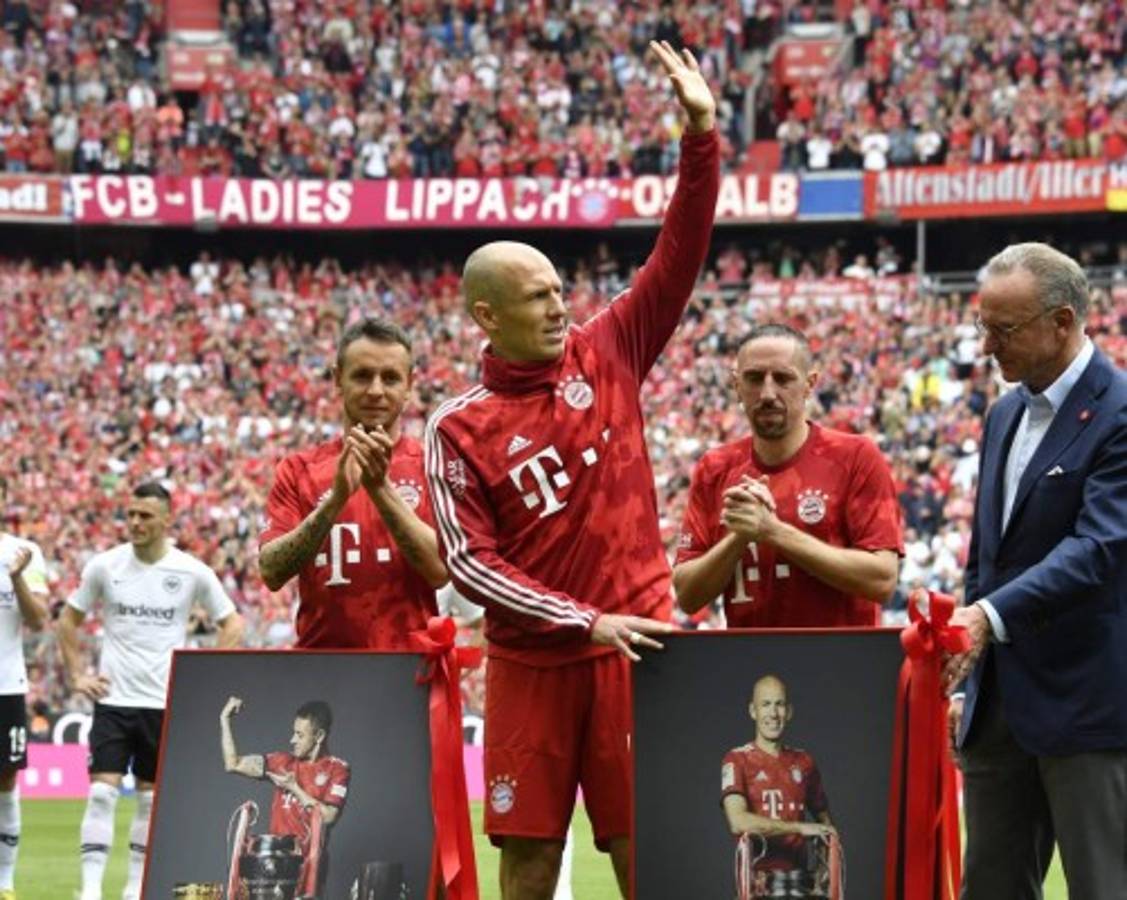 NO SE VIO EN TV: Ribéry celebra a lo CR7, el desliz de Robben y el gran mosaico del Bayern Munich en su despedida