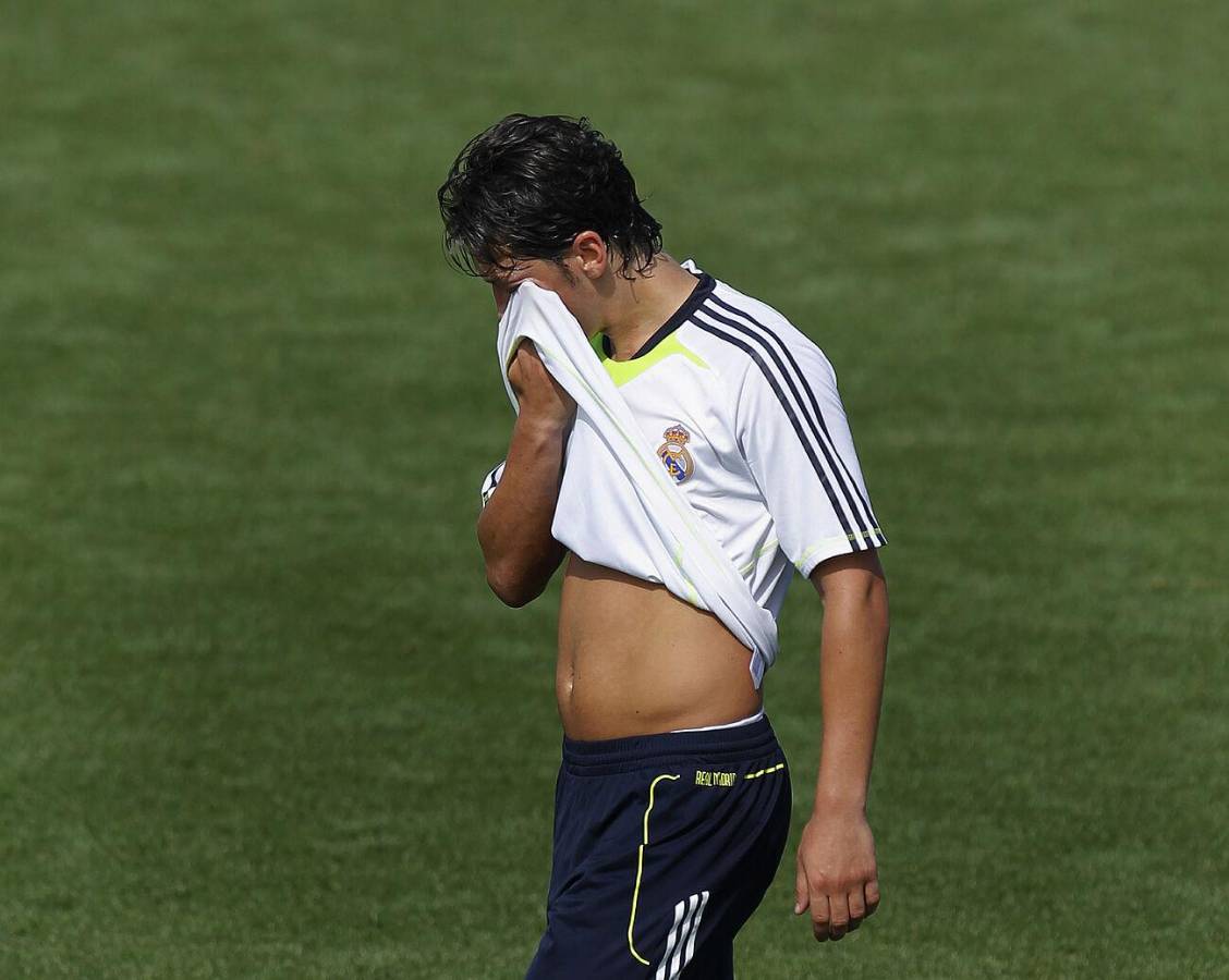 “Está hecho una bestia”: la tremenda transformación física de Mesut Özil tras el retiro del fútbol