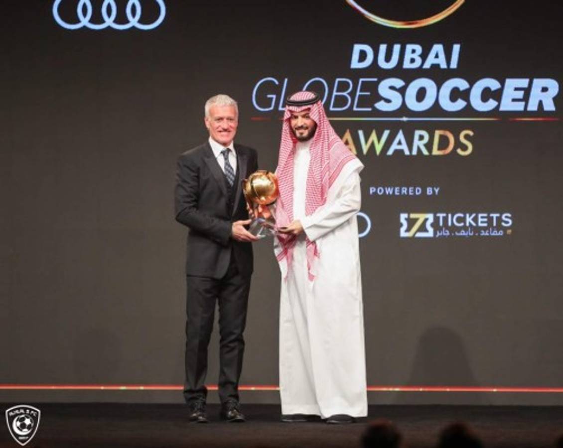 Georgina Rodríguez deslumbra en la gala de los premios Globe Soccer Awards con un sensual vestido