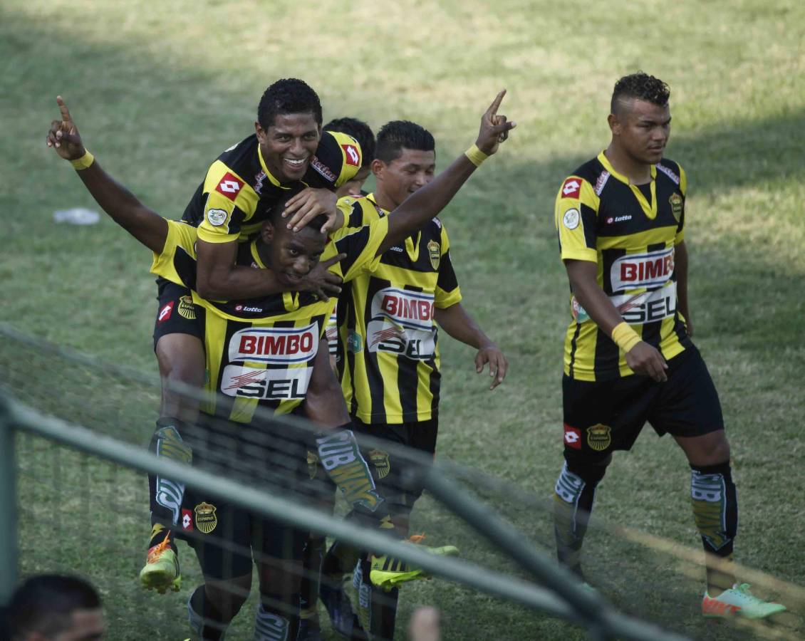Históricas fotos del clásico sampedrano Real España - Marathón: un DT golpeado, leyendas y nostalgia