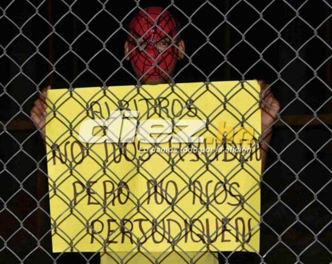 ¡QUÉ DRAMÁTICO! La espeluznante lesión de Donis Escober