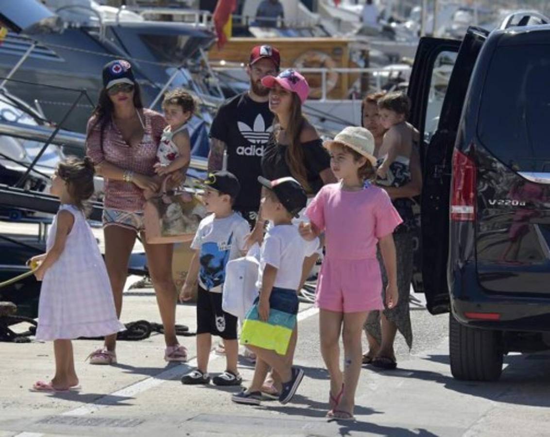 Las espectaculares vacaciones de Messi, Fábregas y Suárez con sus bellas mujeres