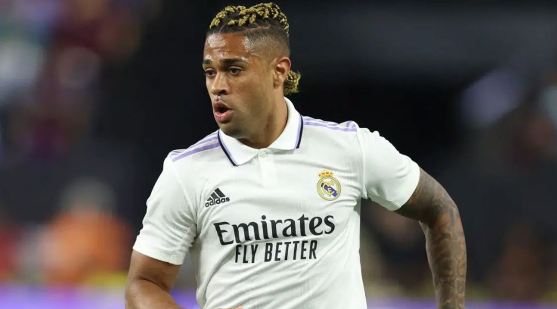 Los siete jugadores que acaban contrato con el Real Madrid y se filtran los fichajes que prepara Florentino Pérez