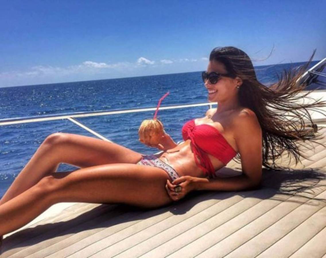 ¿Quién gana el duelo? Las periodistas deportivas más lindas de Honduras y Costa Rica