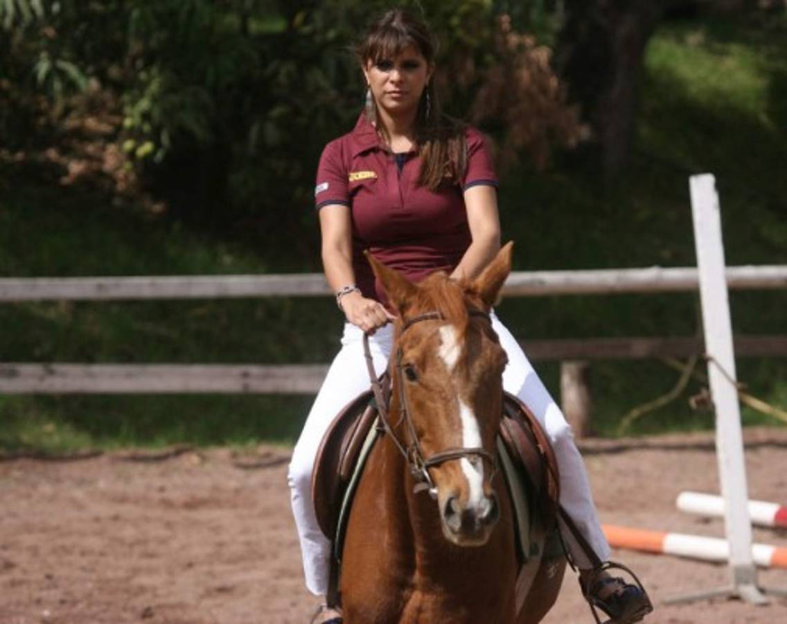 FOTOS: Las chicas que han adornado las previas del clásico Olimpia-Motagua
