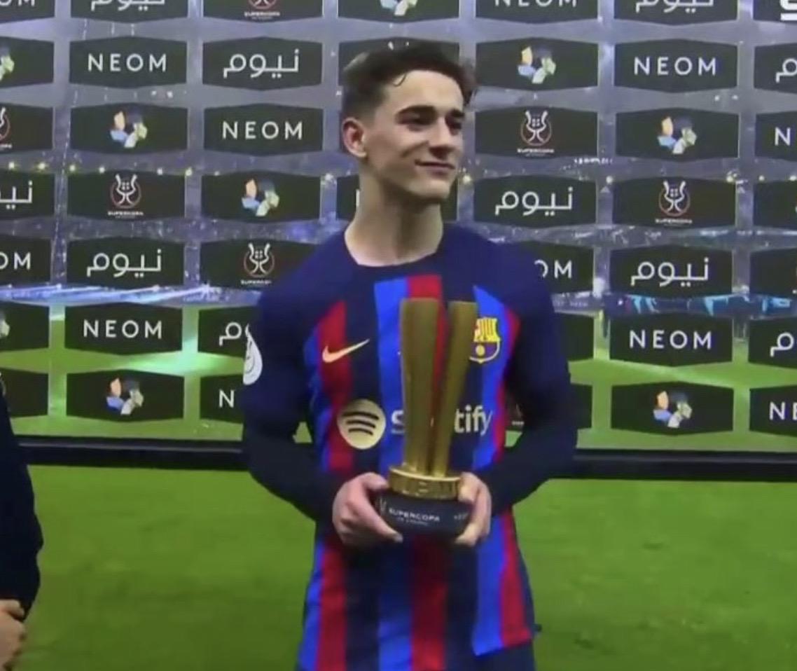 El pasillo a Real Madrid, Modric hundido y la bronca de Vinicius en la Supercopa de España que ganó el Barcelona