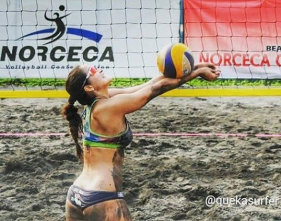 Laura Molina, la despampanante voleibolista salvadoreña que deslumbra con su belleza