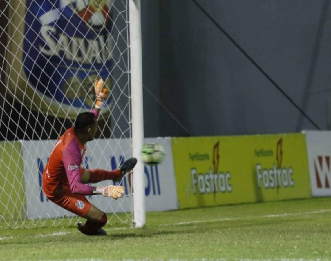 NO SE VIO: La emoción del 'Tato', el gesto del Chino y la bella chica