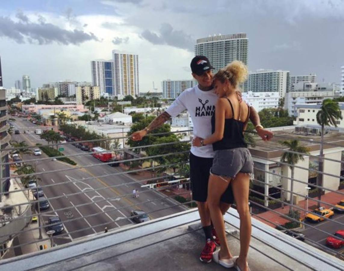 Ella es Rose Bertram, la sexy novia del holandés Gregory van der Wiel